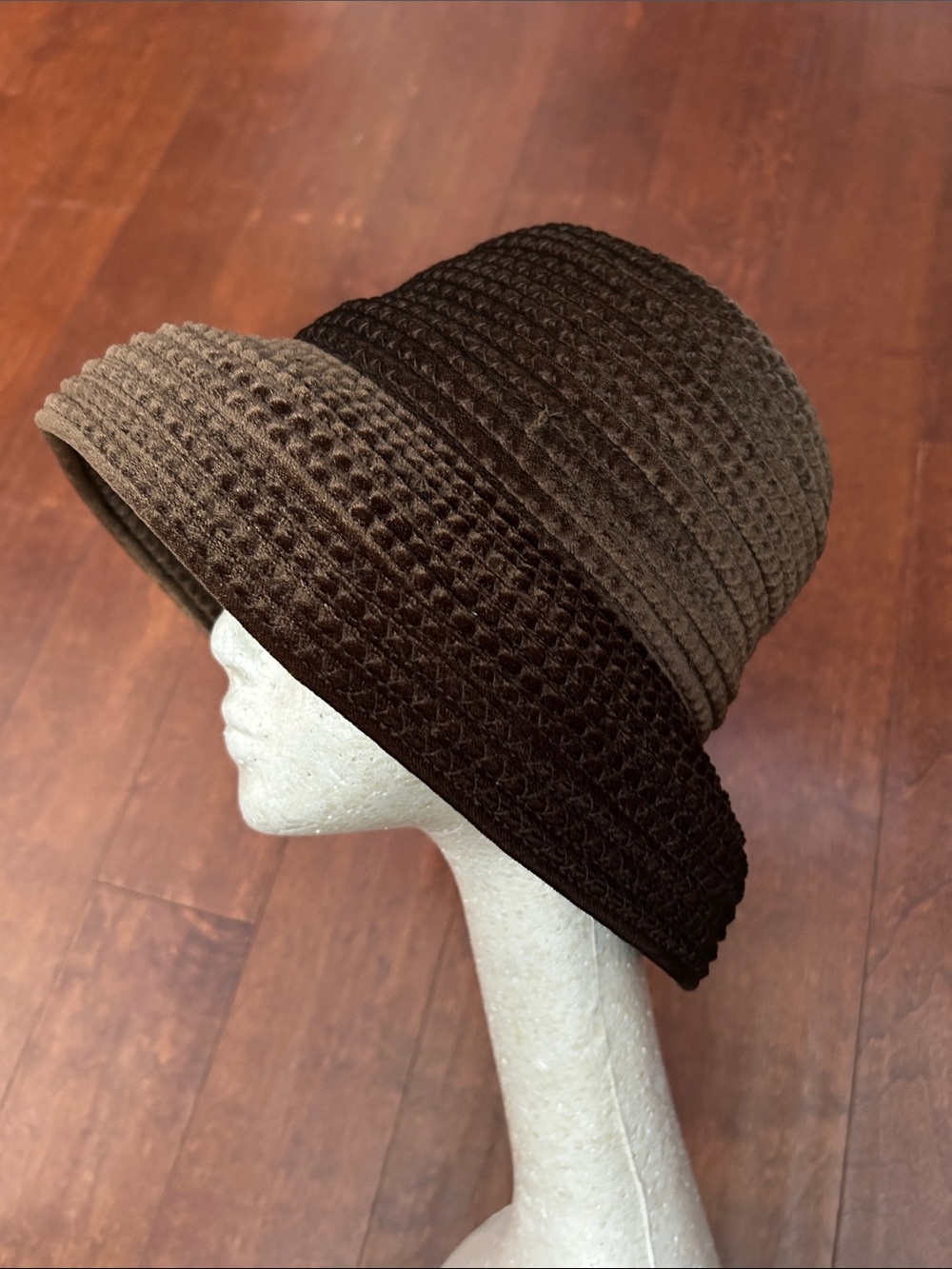 Vintage Women’s Chocolate Brown Chenille Hat